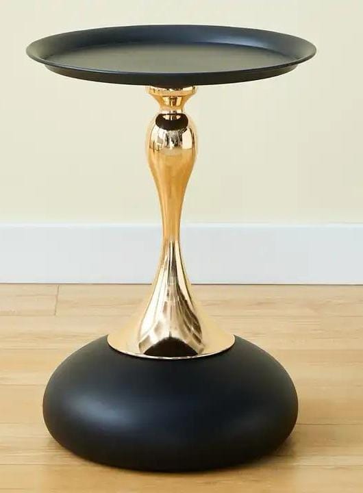 Gold-Black Side Table – Compact and Chic Design